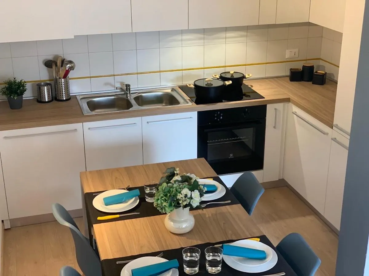 Camozzi Central Apartment Bergamo Italy