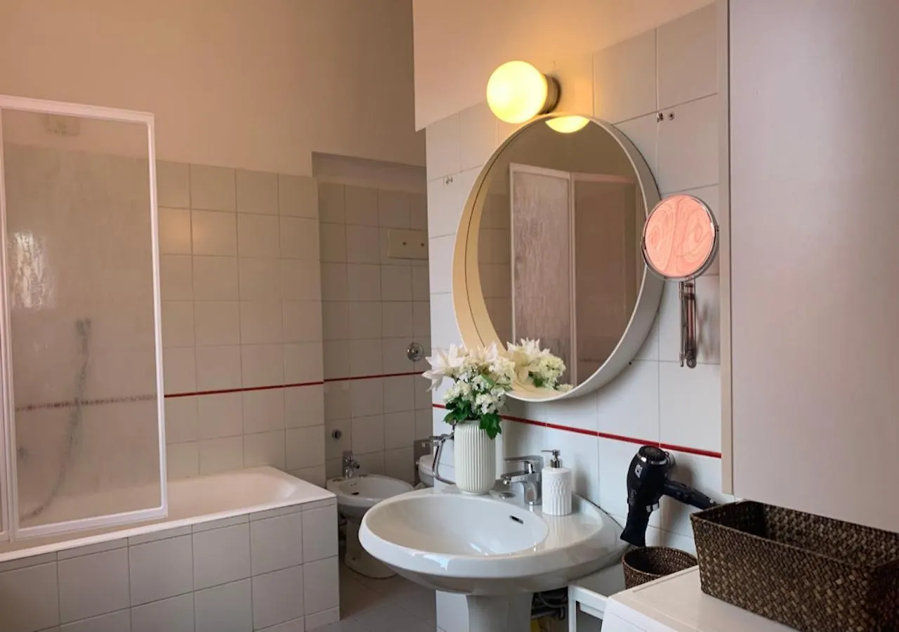 Camozzi Central Apartment Bergamo Italy