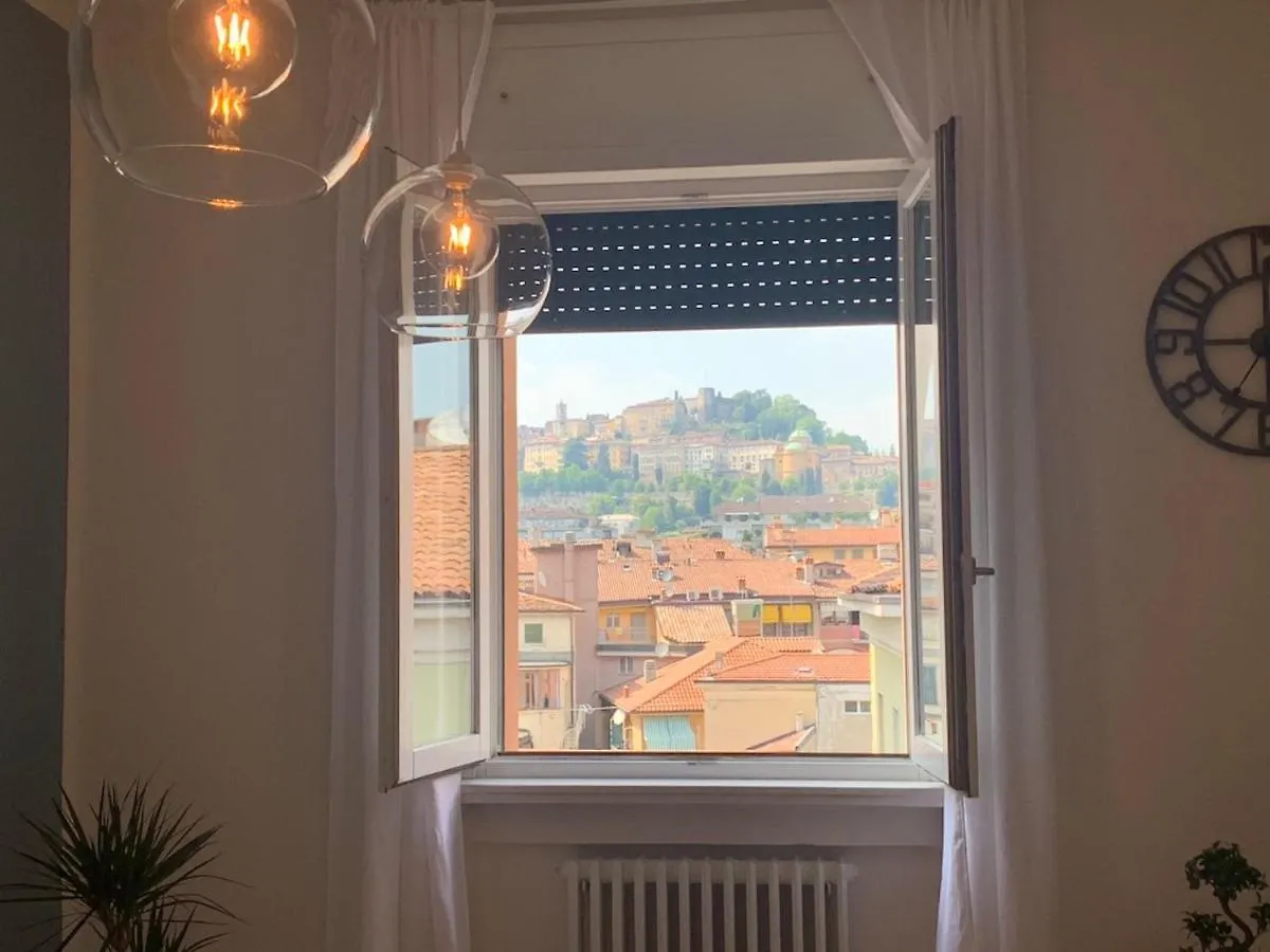 Camozzi Central Apartment Bergamo Italy