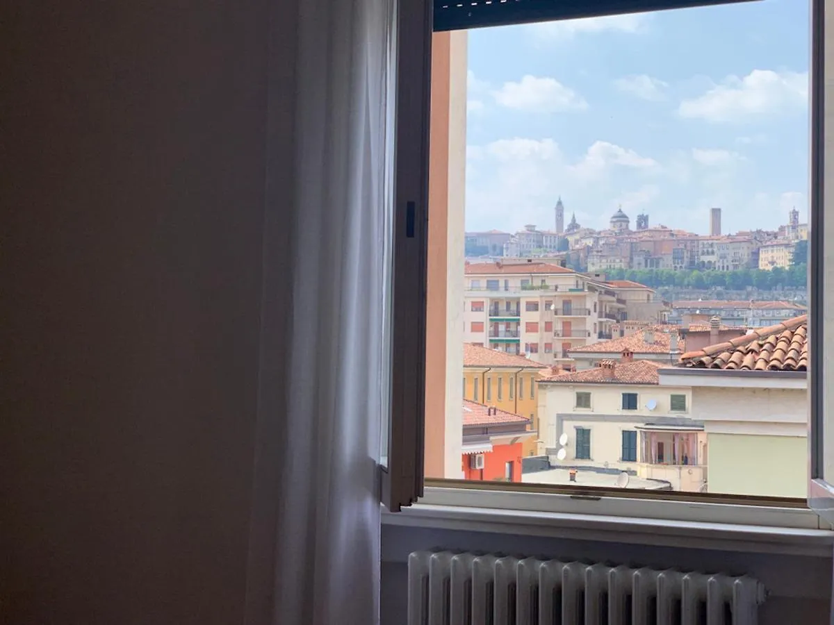 Camozzi Central Apartment Bergamo