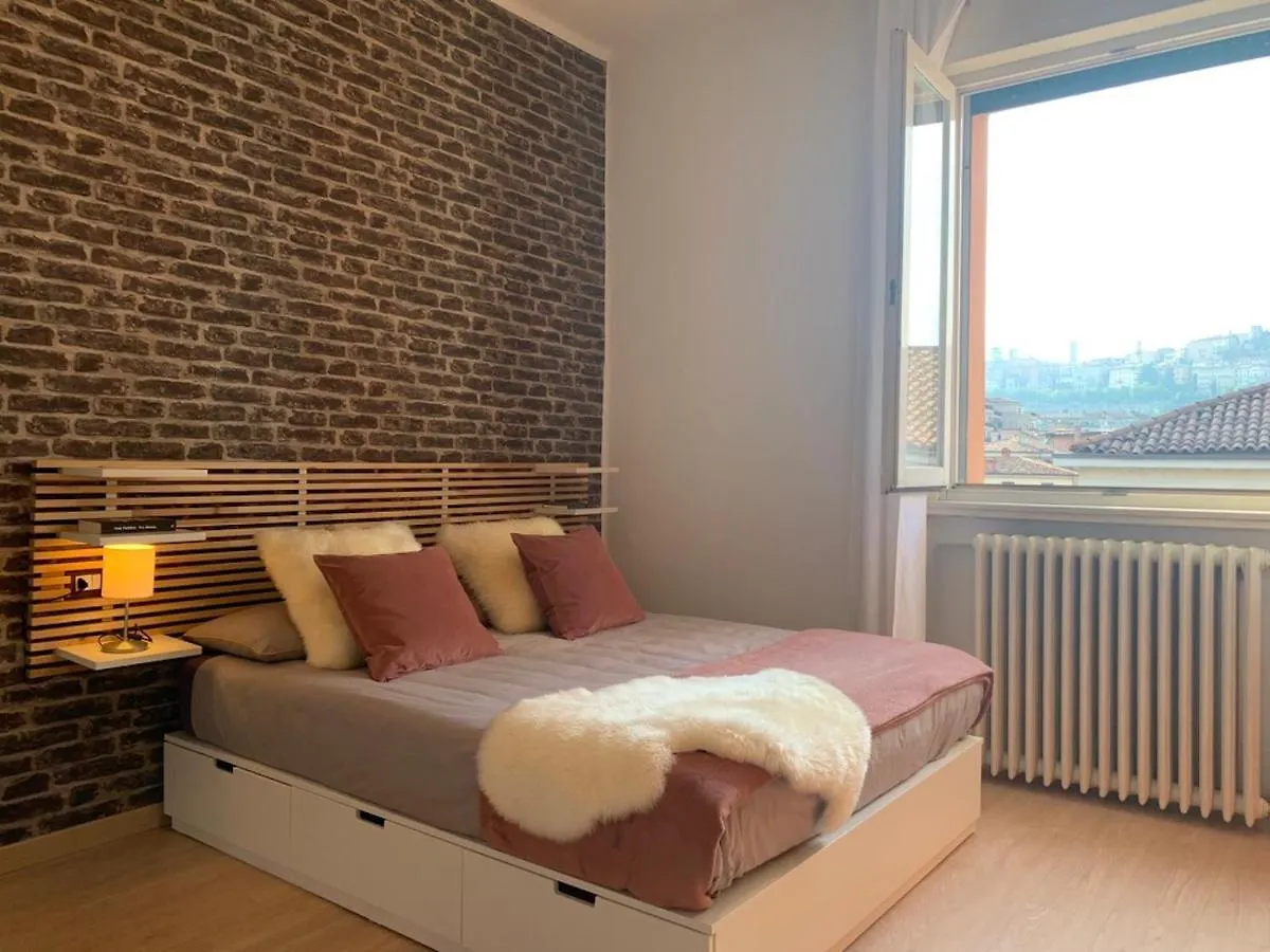 Camozzi Central Apartment Bergamo Italy